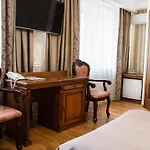 Hotel Lviv Ξενοδοχείο Λβιβ