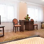 Hotel Lviv Ξενοδοχείο Λβιβ