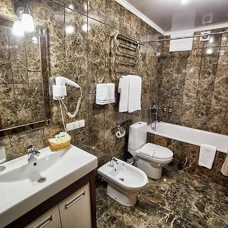 Hotel Lviv Szálloda